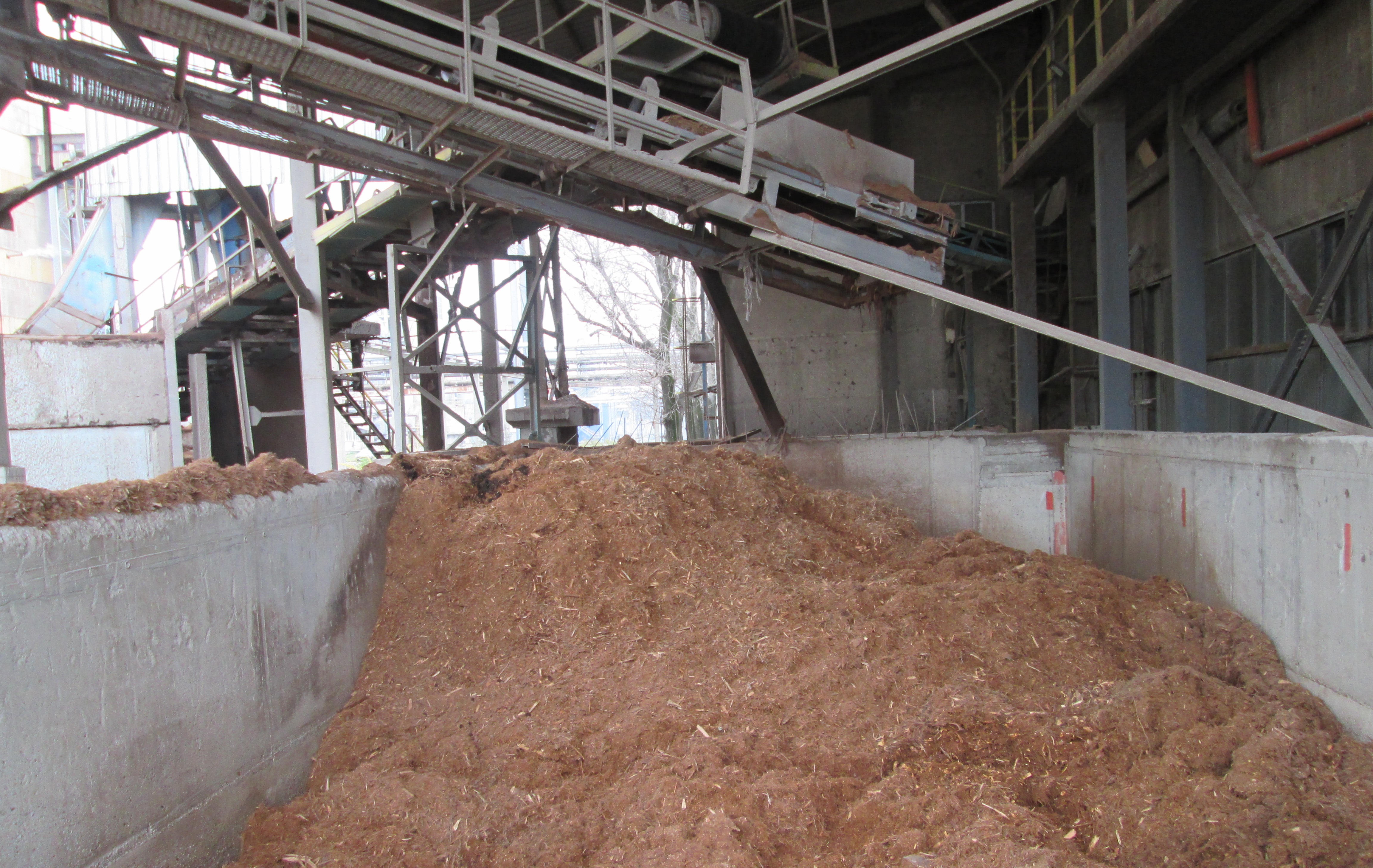 Blick in eine Verarbeitungsfabrik zur Methangasherstellung.