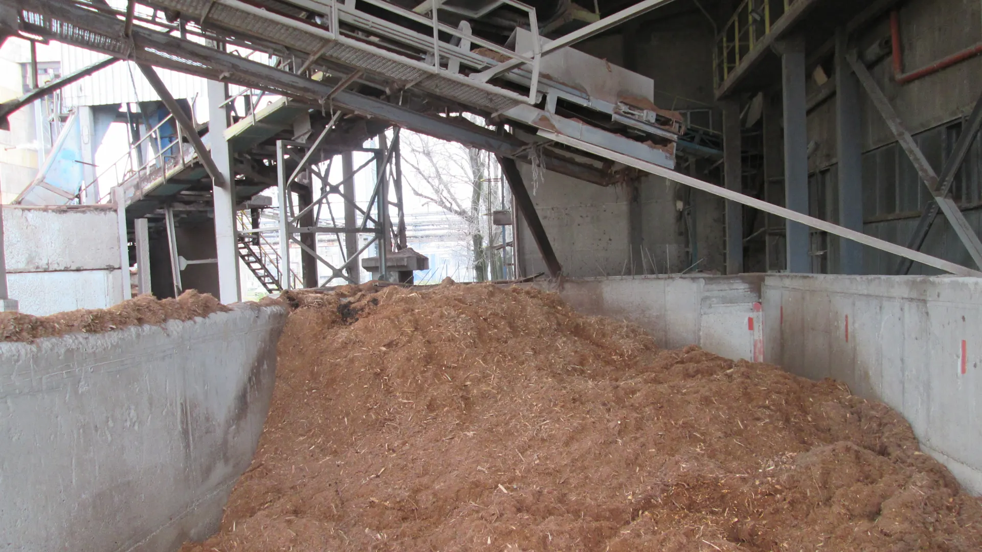 Methangasnutzung in Bulgarien Blick in eine Verarbeitungsfabrik zur Methangasherstellung.