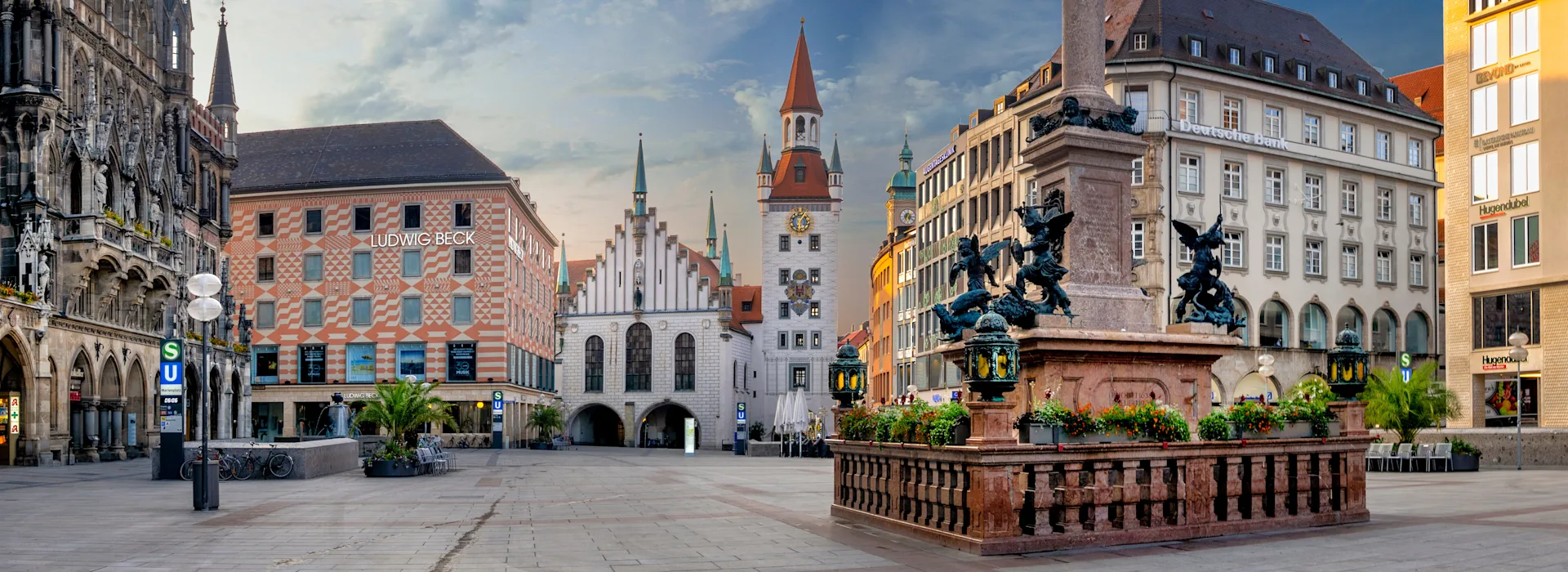 Günstige Stromtarife von der NEW Energie für München Block auf den Marienplatz in München. Von der NEW Energie kommen günstige Stromtarife.
