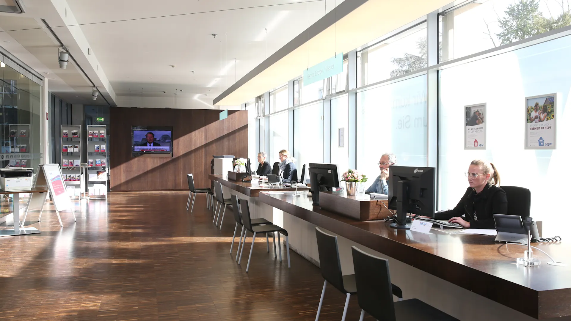 Kundencenter Viersen Mitarbeiterinnen und Mitarbeiter arbeiten im Kundencenter Viersen.