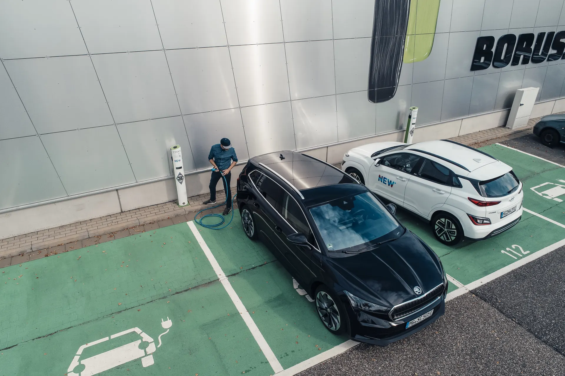 E-Auto lädt flexibel am Borussia Park.