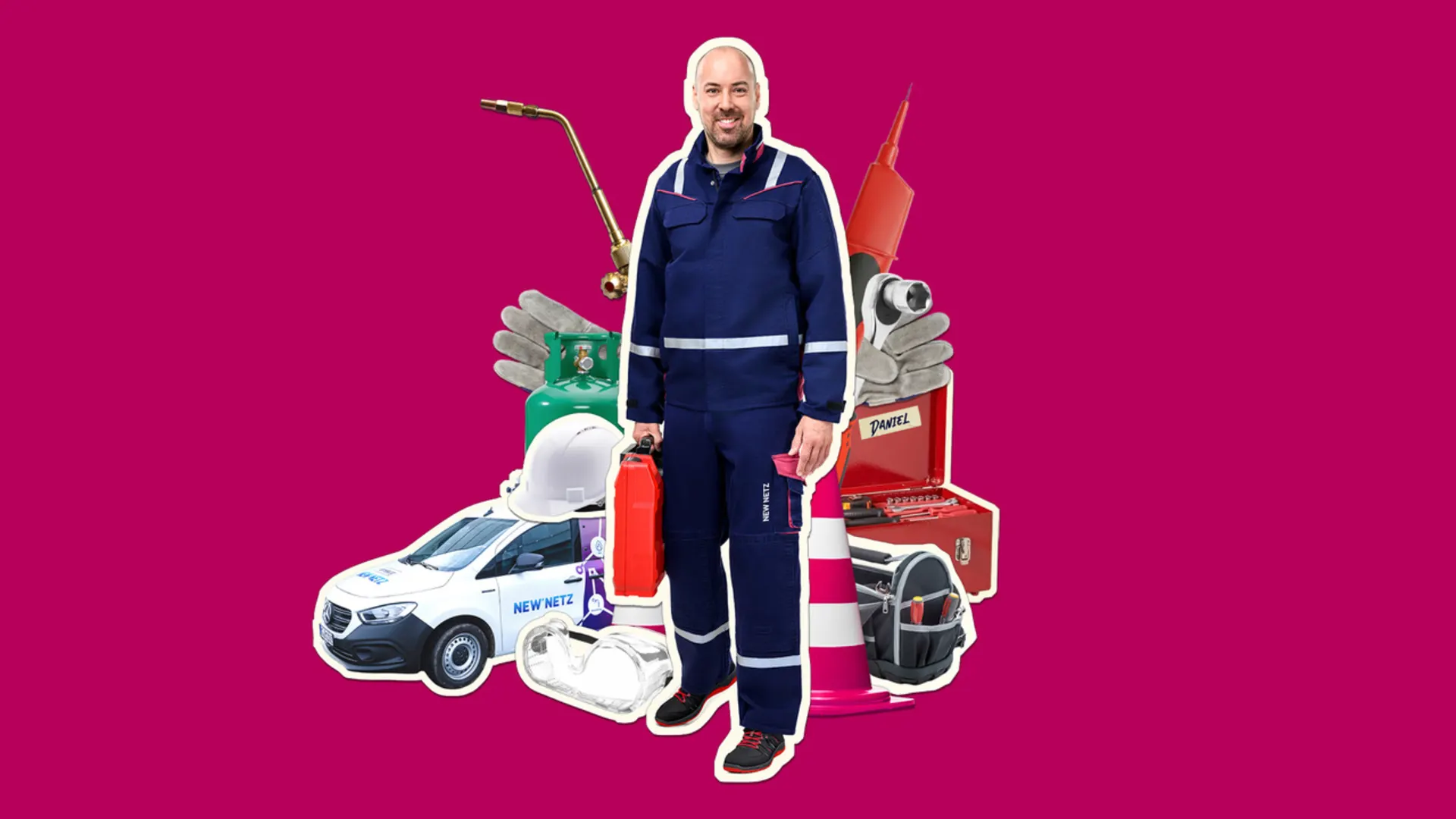Monteur in bei der NEW Karrieremotiv der NEW auf einem violett-pinken Farbverlauf.
Mittig steht eine Person in Arbeitskleidung. Um die Person herum sind typische Arbeitsmittel und Einsatzbereiche dargestellt, darunter ein Dienstfahrzeug, eine Gasflasche, Leitungen, Werkzeug, Absperrmaterial und technische Ausrüstung. Das Motiv bewirbt gewerblich-technische Ausbildungs- und Berufsmöglichkeiten bei der NEW.