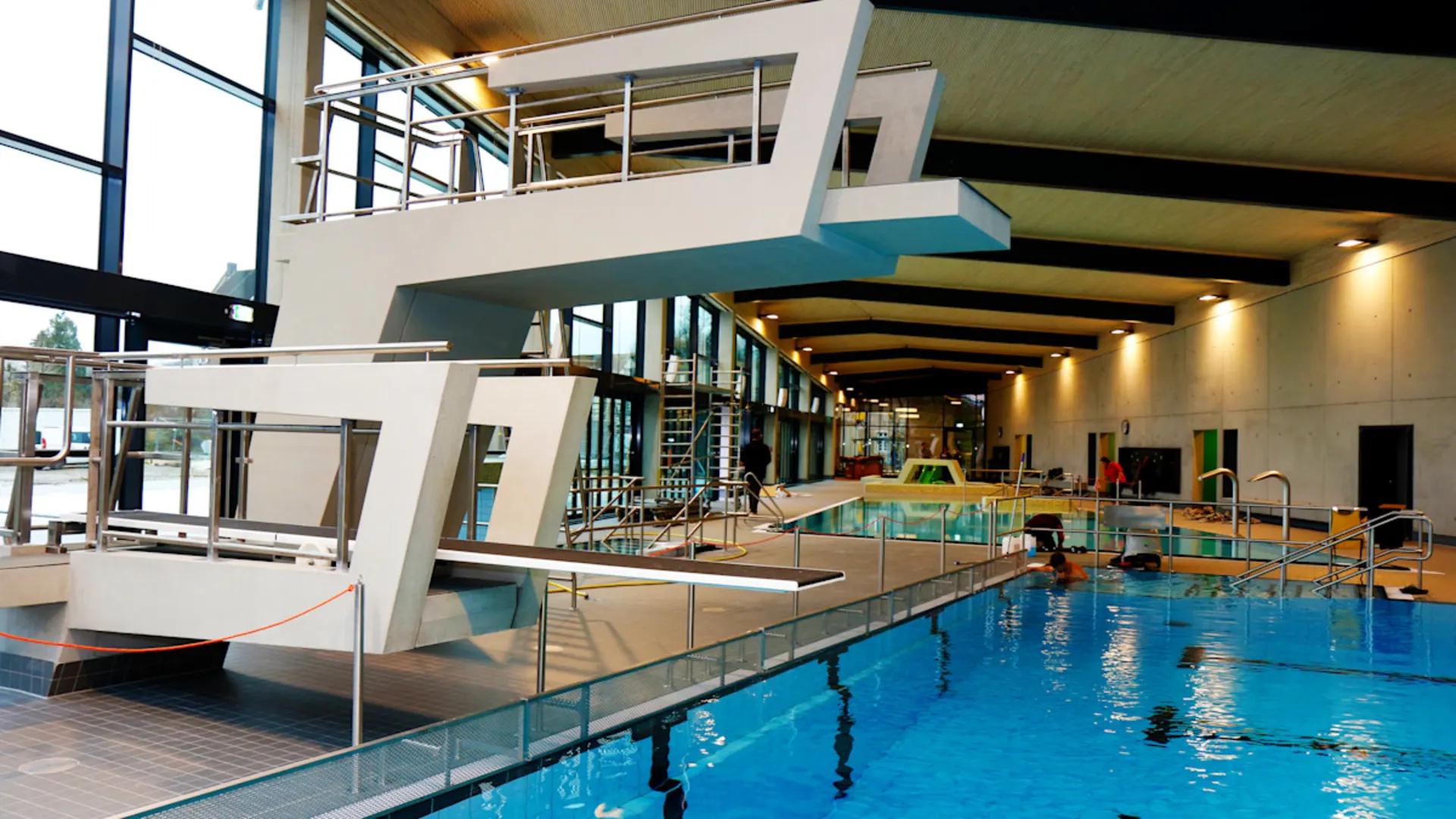 NEW-AG-Sprungturm-Schlossbad-Grevenbroich-00A3904-Kopie Der Sprungtum im Schlossbad Grevenbroich in außergewöhnlichem Design.