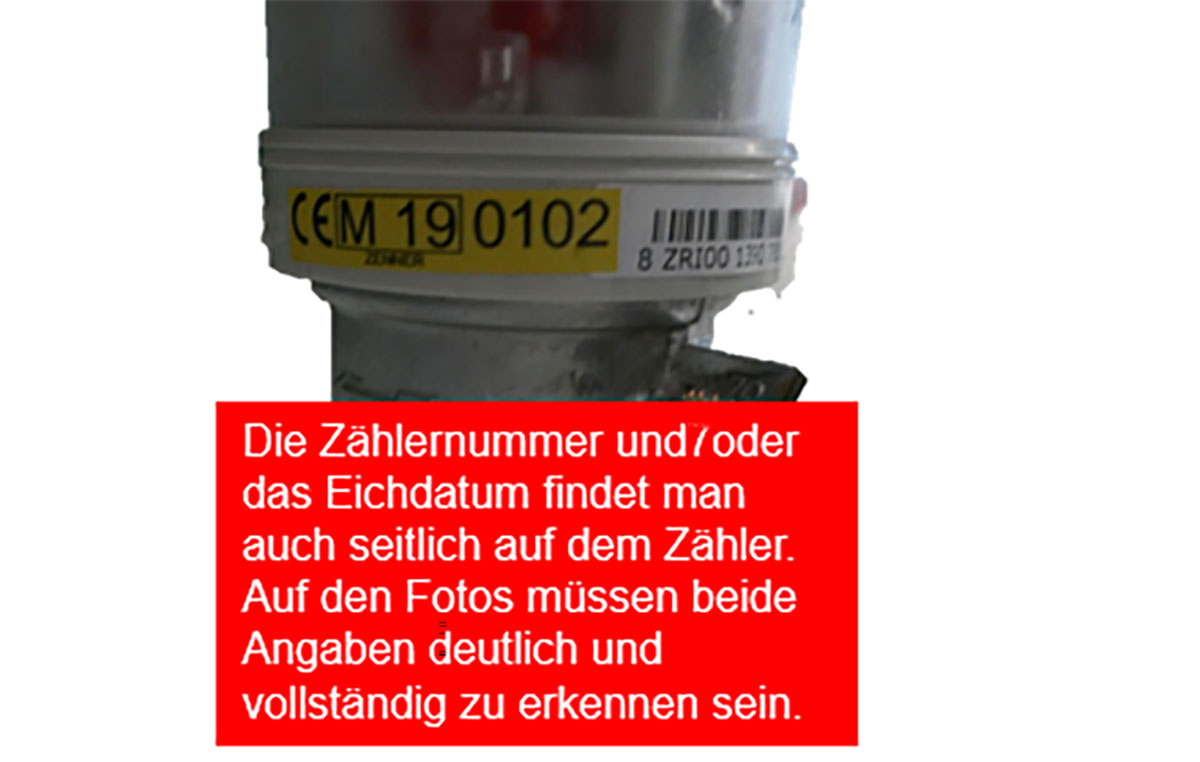Beispiel eines Gartenwasserzählers mit Hinweisen auf das Eichjahr, die Zählernummer und den Zählerstand
