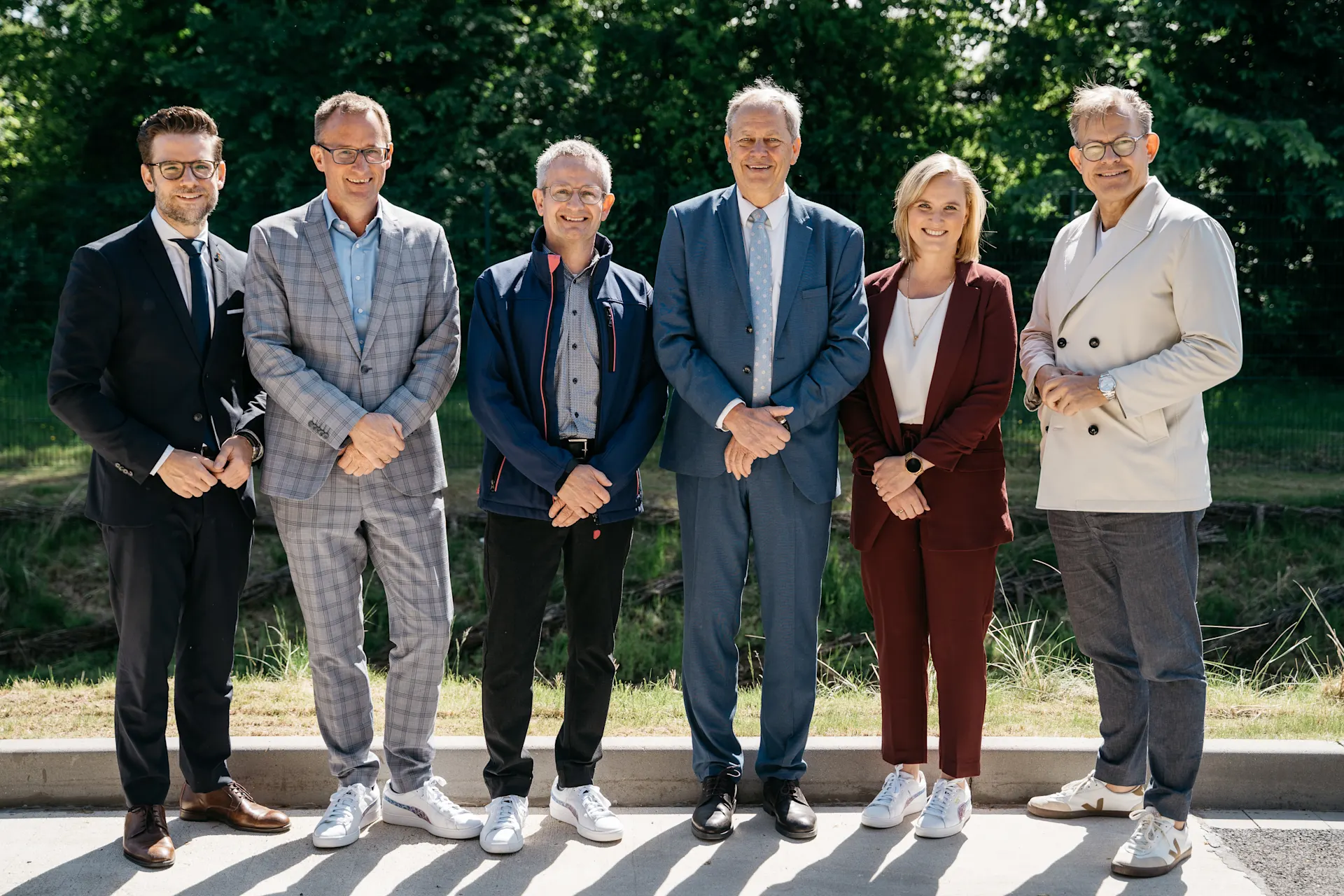 v.l.n.r: Felix Heinrichs, Oberbürgermeister Stadt Mönchengladbach, Thomas Bley, Vorstand NEW, Guido Peltzer, Gruppenleiter Betrieb Wasserwerke, Detlef Schumacher, Geschäftsführer NEW NiederrheinWasser, Katharina Greven, Abteilungsleiterin Wasserwirtschaft, Frank Kindervatter, Vorstandsvorsitzender Quelle: NEW AG