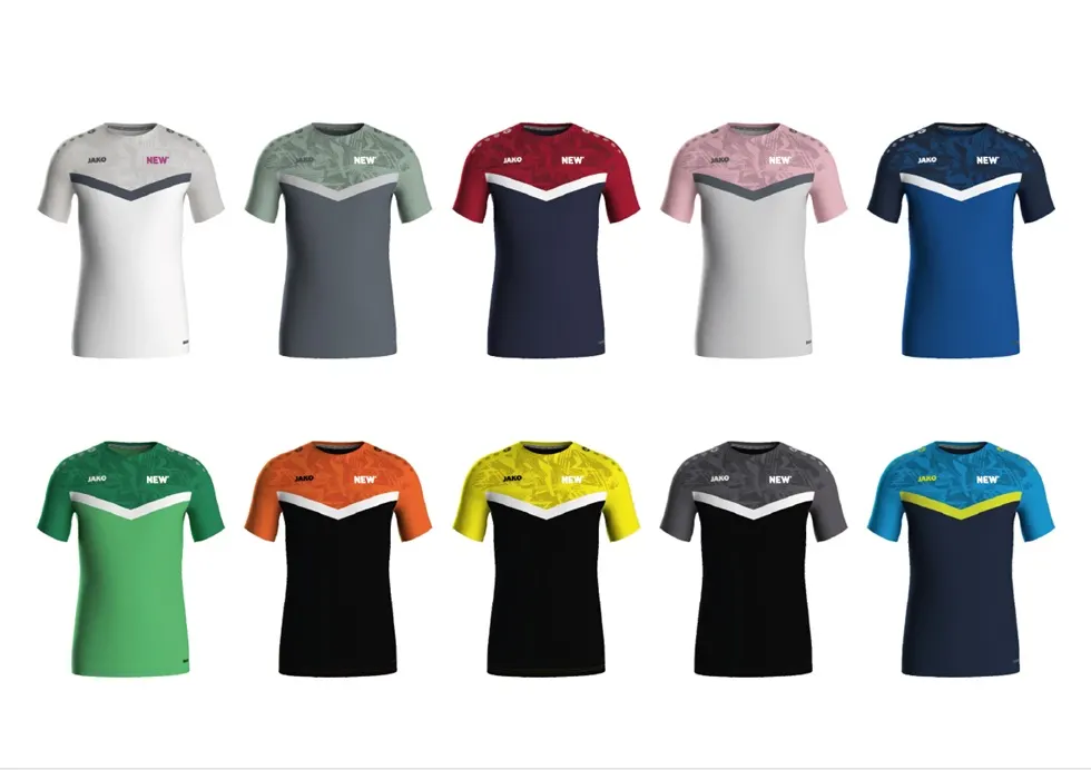 Der Iconic Polyesteranzug ist mehr als nur ein Outfit – er ist ein Statement für Stil und Nachhaltigkeit. Hergestellt aus 100 % recyceltem Polyester, vereint dieser Anzug erstklassige Qualität mit Umweltbewusstsein. Mit seinen Seitentaschen mit Reißverschluss bietet er nicht nur praktische Funktion, sondern auch ein modernes Design, das sich perfekt in jede Garderobe einfügt. Bereit, deinen Stil auf das nächste Level zu bringen? 

Zusammen mit dem passenden Iconic Shirt ergibt dies unser Trainer-/ Betreuerset für deine Mannschaft!