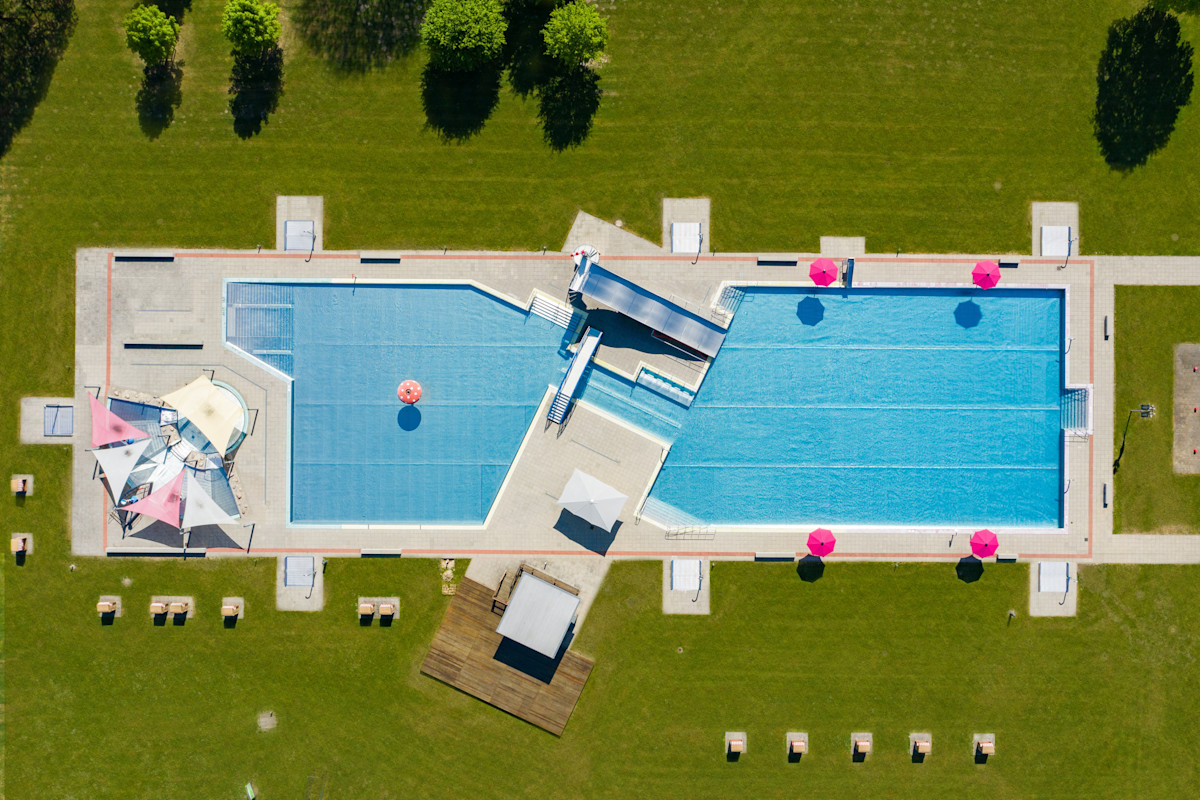 Volksbad Außenbereich Vogelperspektive (3)