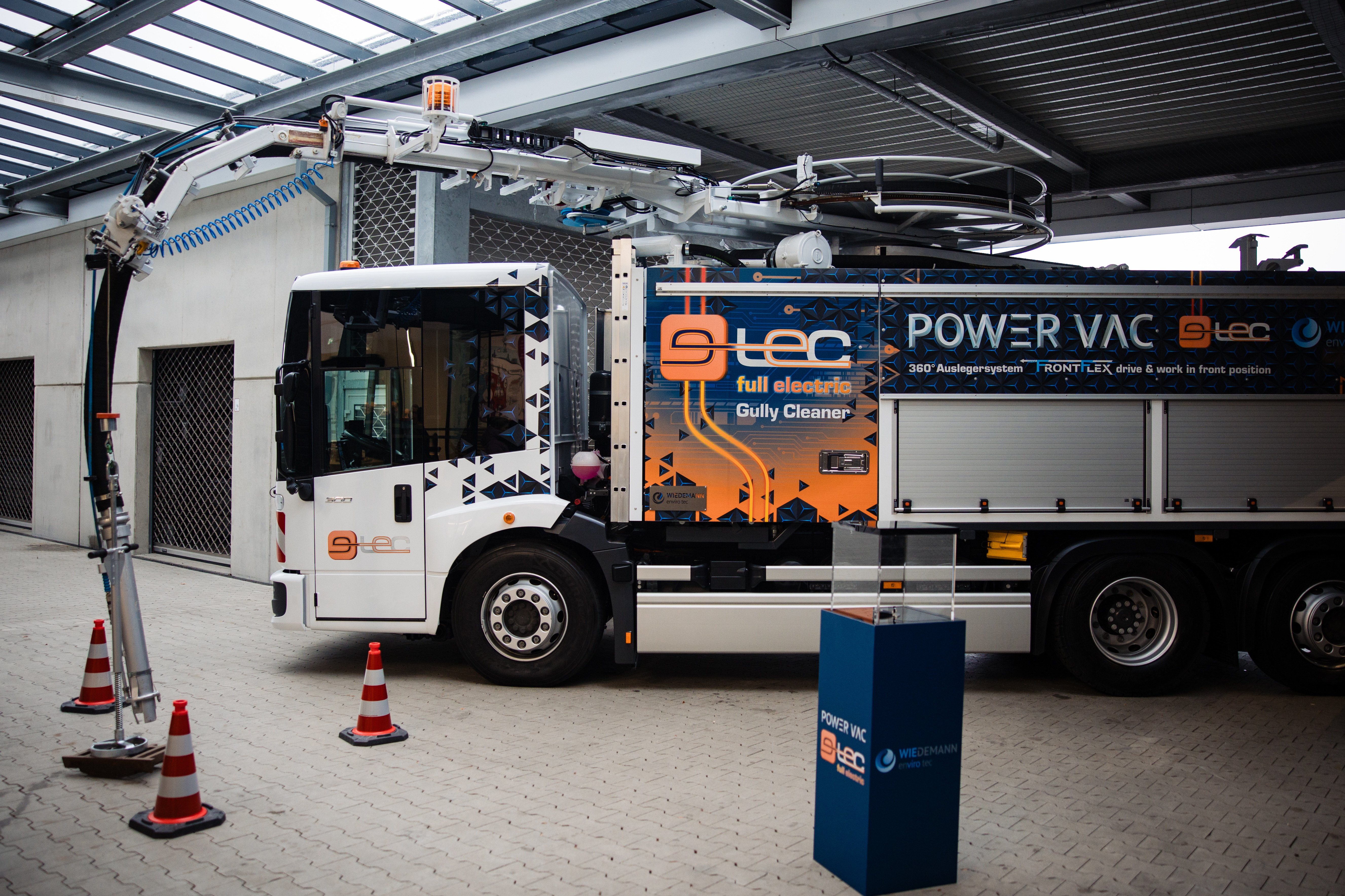 POWER VAC e-tec - Nutzfahrzeug zur Sinkkasten- und Niederschlagswasserreinigung