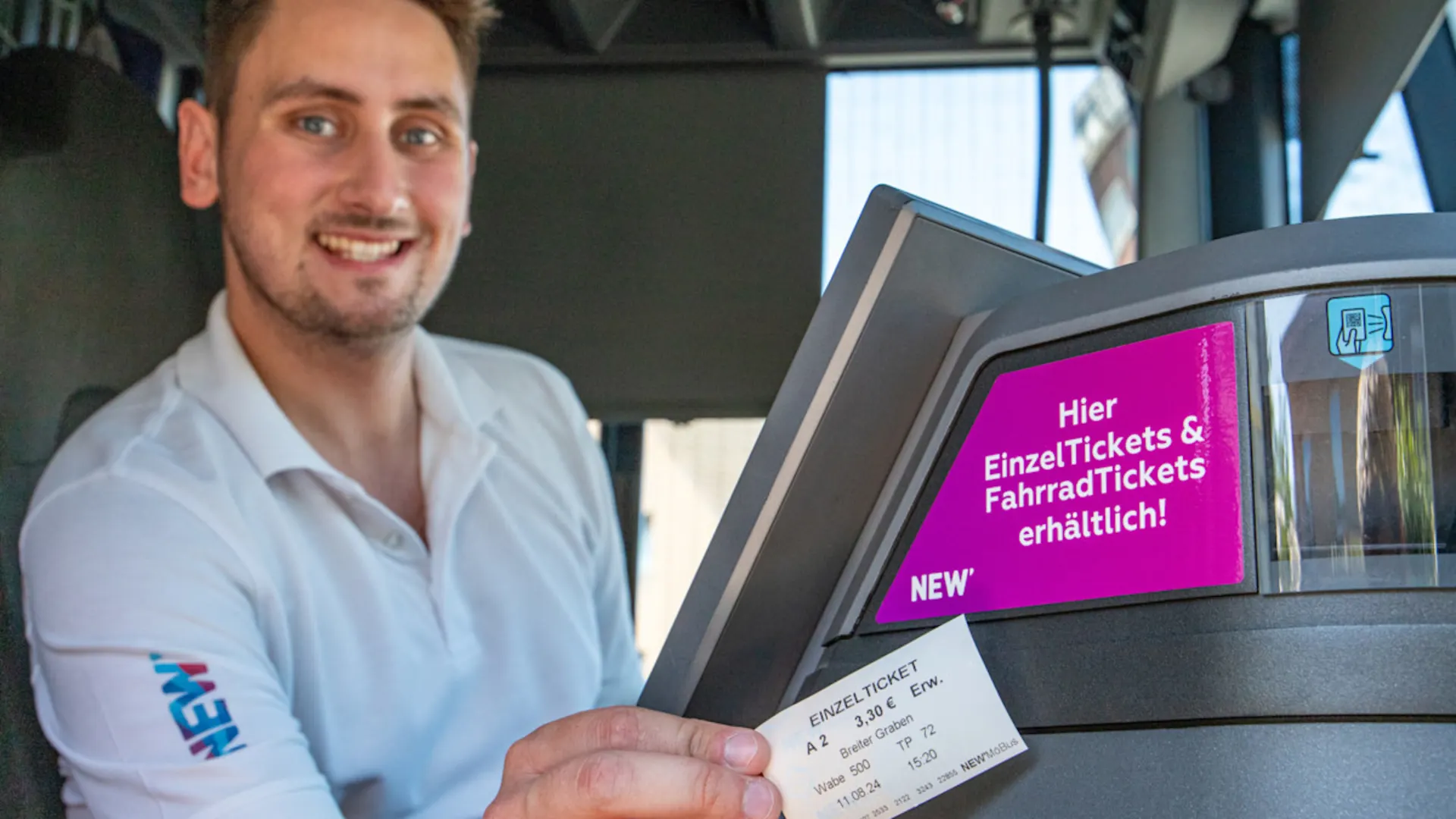 EinzelTickets und FahrradTickets zum direkten Fahrtantritt weiterhin beim Fahrpersonal Seit dem 01.09.2024 werden beim Fahrpersonal in Bussen und Bahnen im gesamten VRR-Gebiet nur noch EinzelTickets (alle Preisstufen) für Erwachsene und Kinder sowie das FahrradTicket VRR zum direkten Fahrtantritt angeboten.