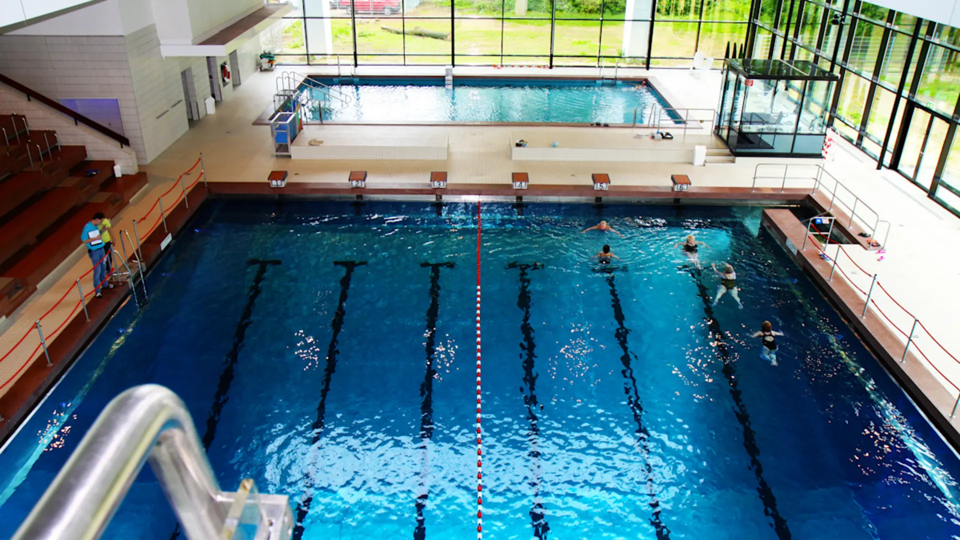 Stadtbad Rheydt Blick von oben auf das Schwimmerbecken im Stadtbad Rheydt.